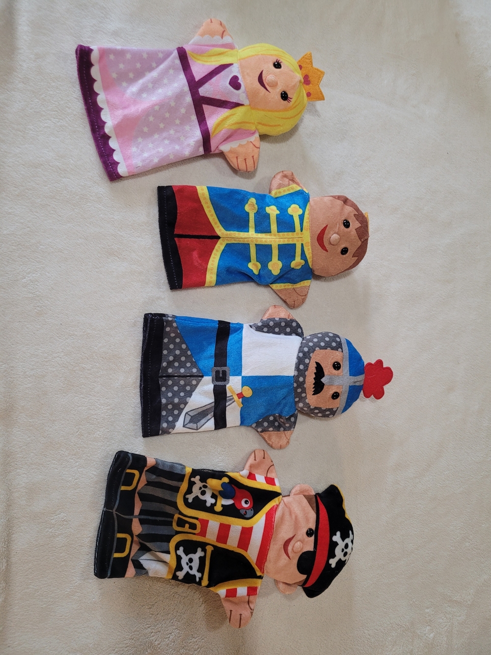 Melissa & Doug Hand Puppets 4pc King, Queen, Knight, Pirate